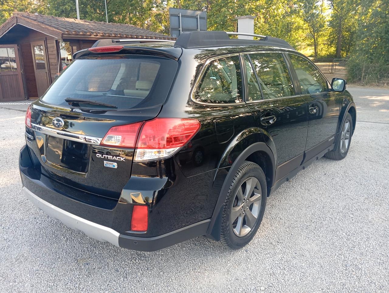 Subaru OUTBACK 2.0D Lineartronic Exclusive