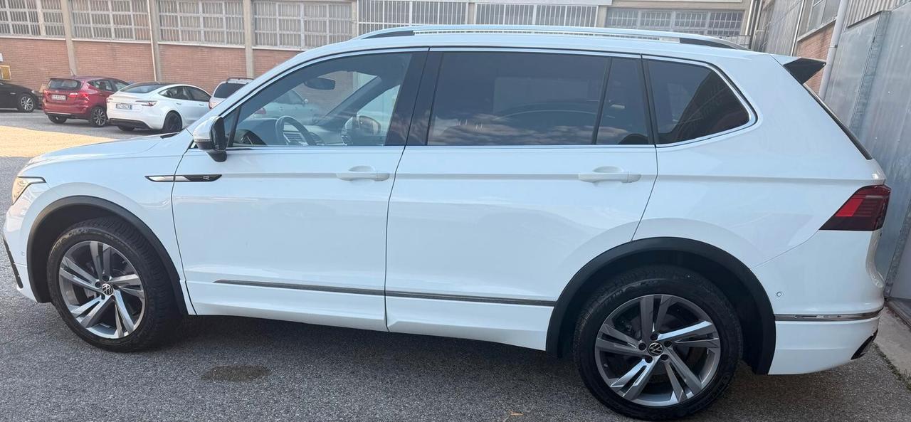 Volkswagen Tiguan Allspace 2.0 TDI 200 CV SCR DSG 4MOTION R-Line 7 posti
