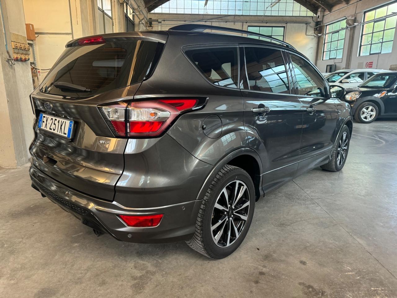 Ford Kuga 2.0 TDCI 150 CV S&S 4WD Powershift ST-Line