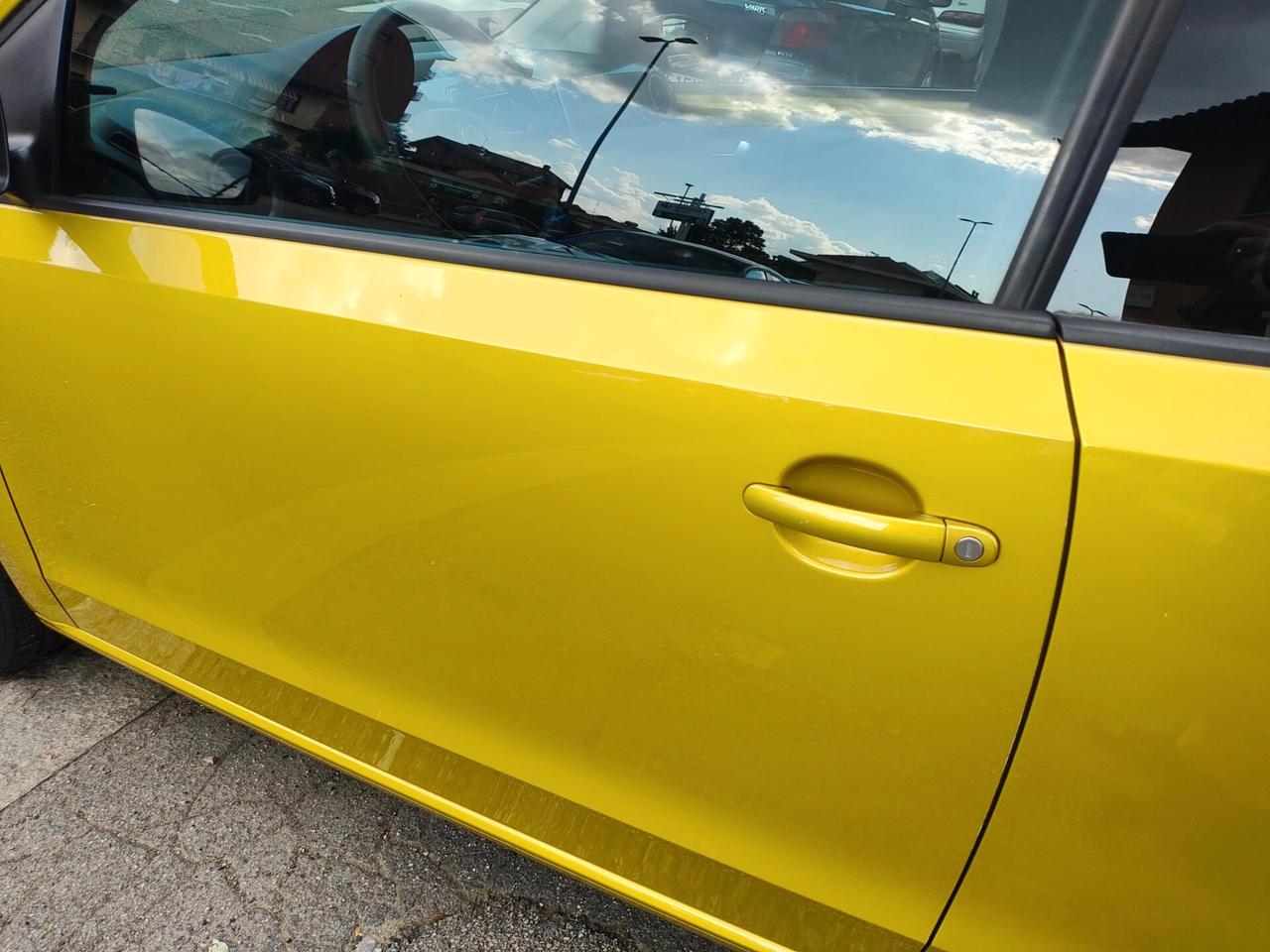 VOLKSWAGEN UP 1.0 60CV KM 96577-2017