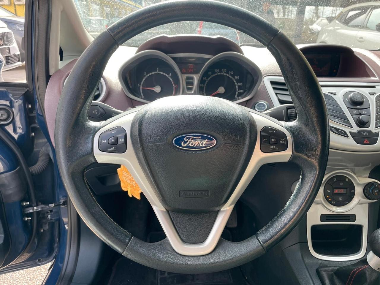 Ford Fiesta 1.4 TDCi 68CV 5 porte Titanium