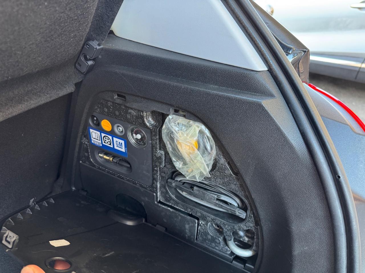 Opel Corsa 1.4 90CV GPL Tech 5 porte Elegance