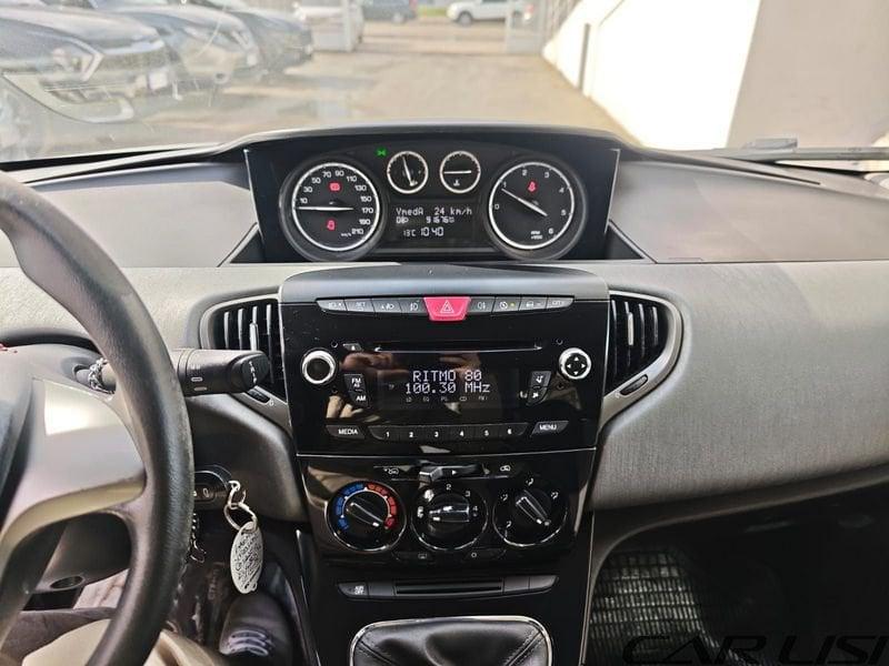 Lancia Ypsilon 1.3 MultiJet 95 cv Stop & Start Silver