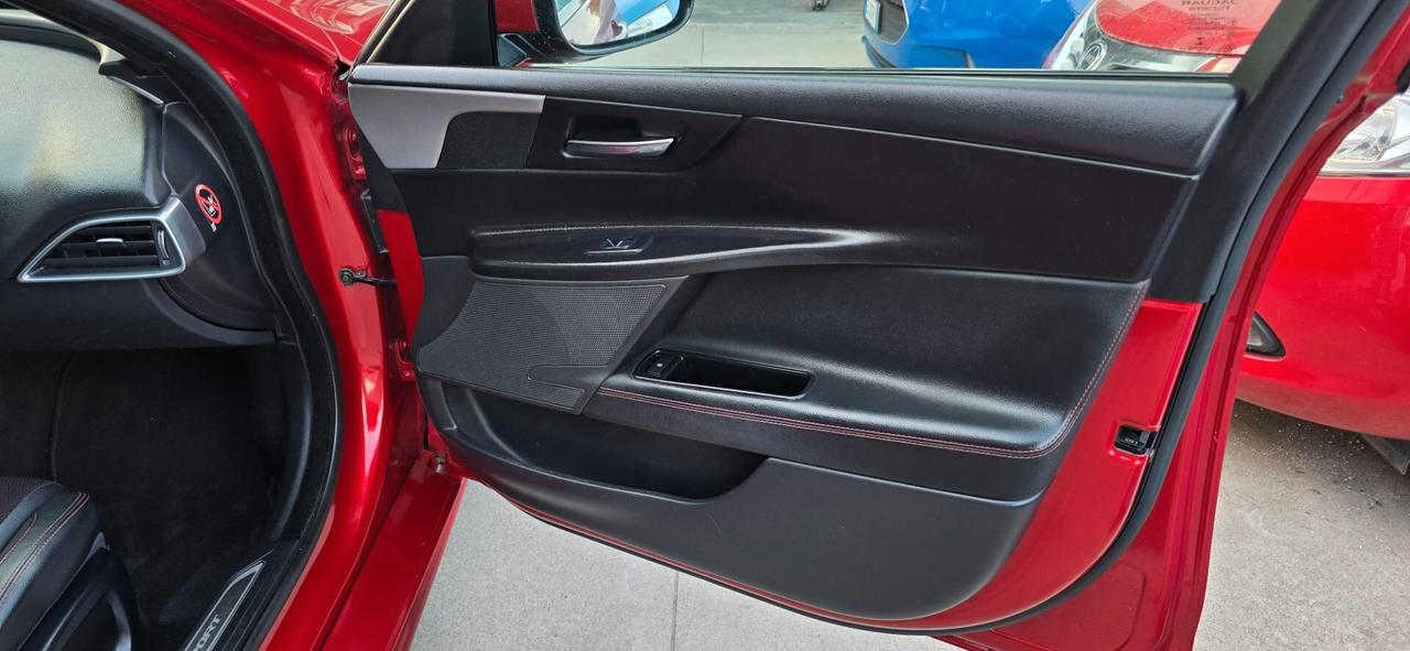 Jaguar XE 2.0 D Turbo 180CV aut. Prestige Business Edition