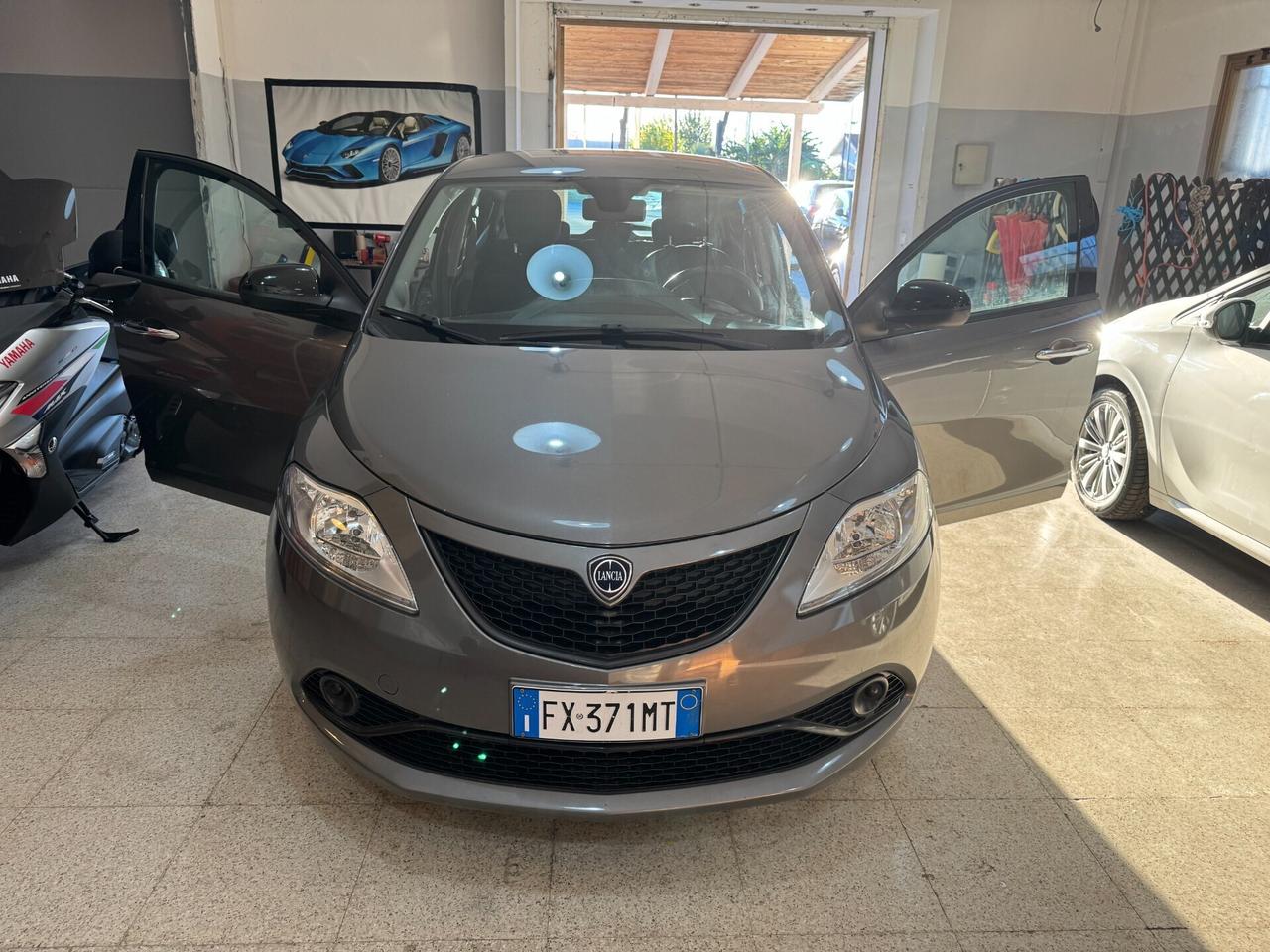 Lancia NEW Ypsilon 1.2 69 CV 5 porte Gold