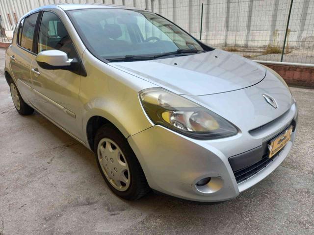 RENAULT Clio 1.2 16V 5 porte Luxe neopatentati