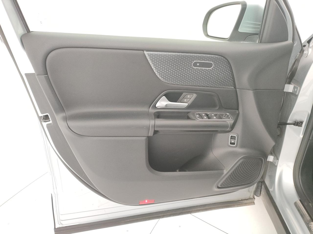 Mercedes-Benz GLB 180 d Advanced auto