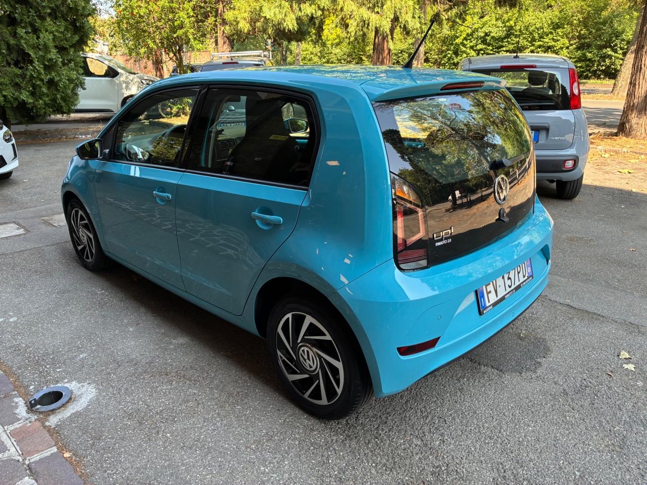 Volkswagen up! 1.0 5p. High up!