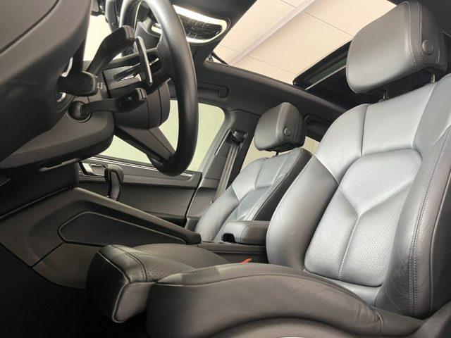 PORSCHE Macan 2.0