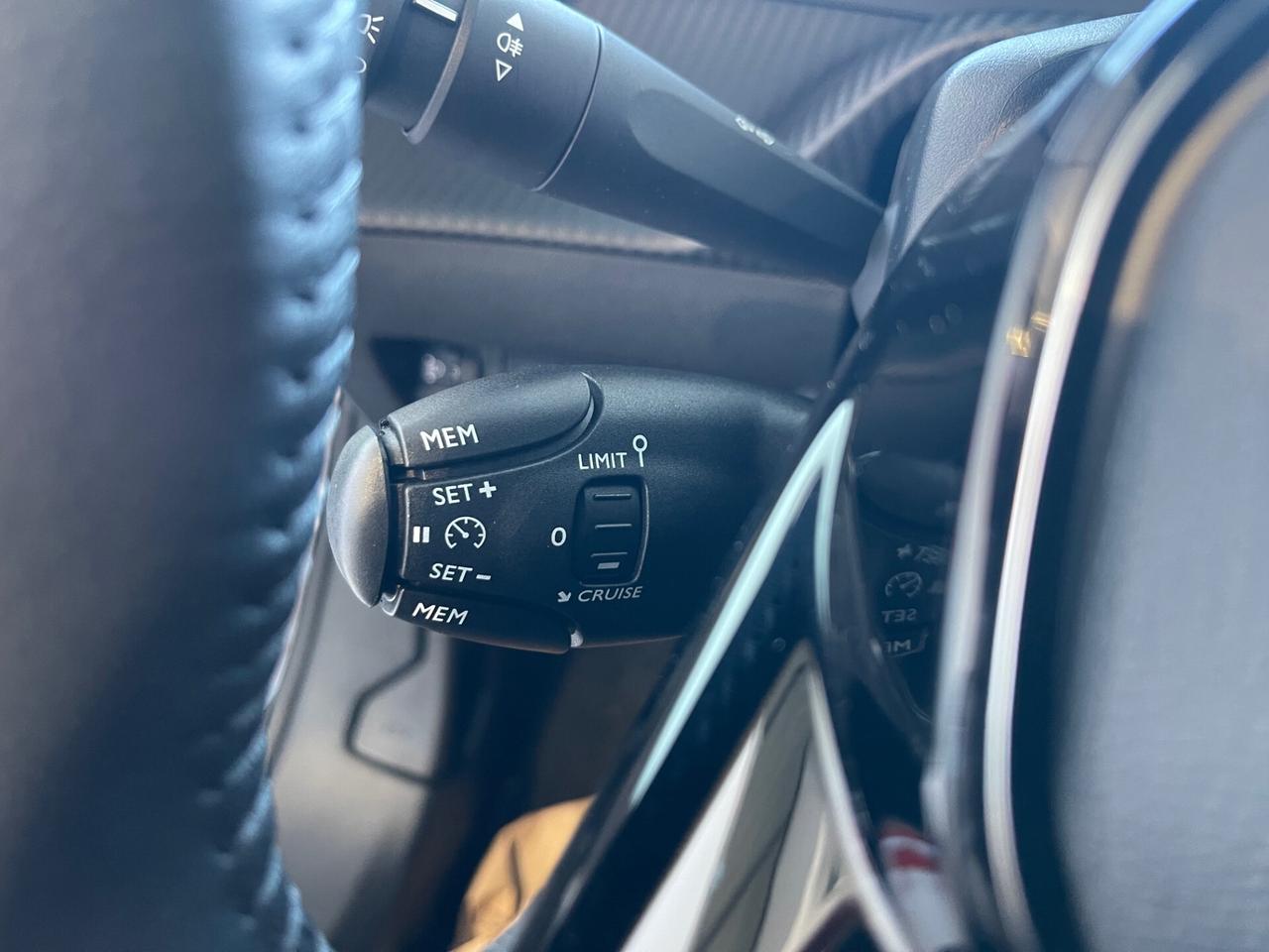 Peugeot 2008 1.2 100cv S&S Allure