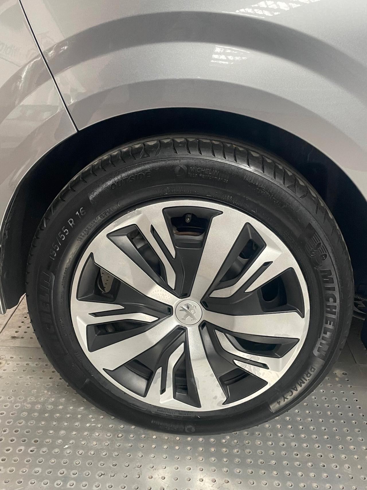 PEUGEOT 208 1.2 PURETECH ACTIVE