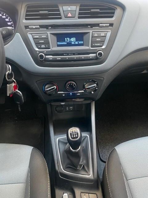 Hyundai i20 1.2 84 CV 5 porte Comfort Uniprop. garanzia 12M E6