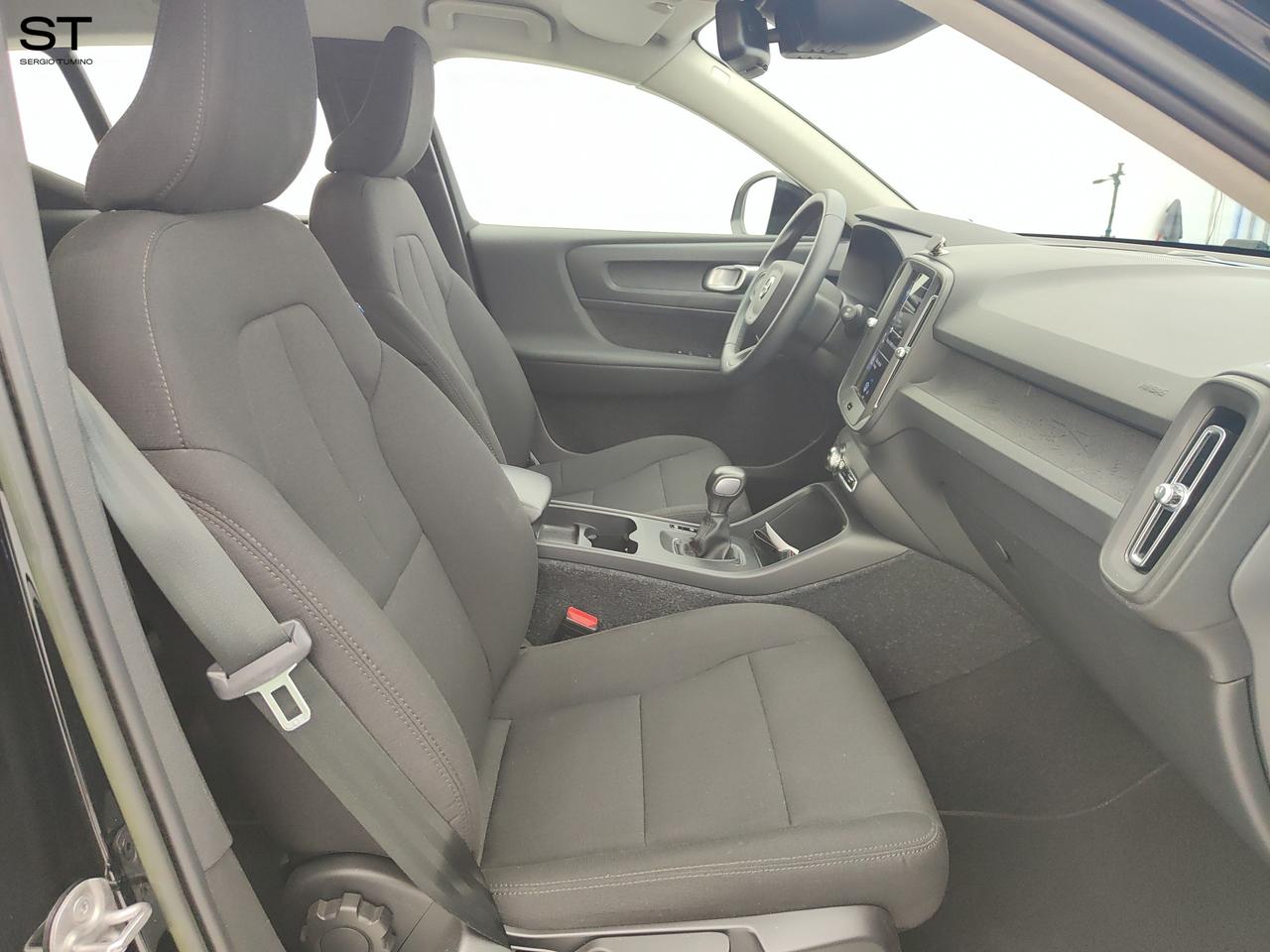 VOLVO XC40 (2017-->) - XC40 T2 Essential