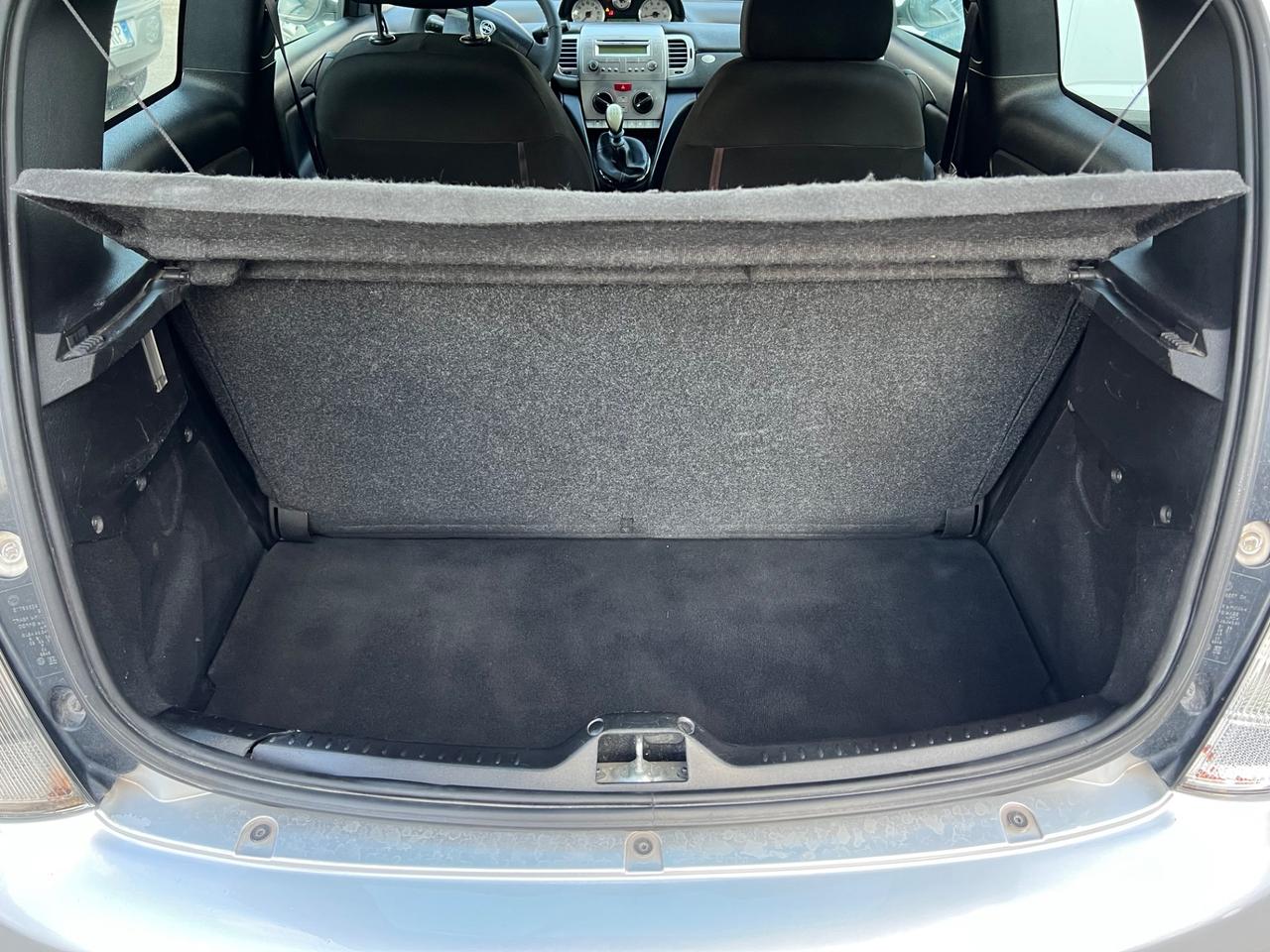 Lancia Ypsilon 1.2 Benzina Per neo patentato