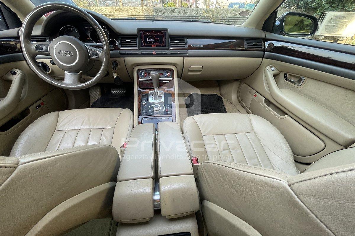 AUDI A8 4.2 V8 FSI quattro tiptronic