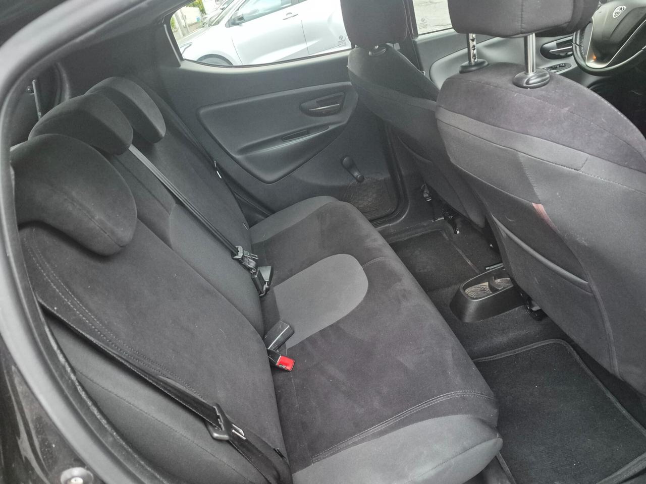 Lancia Ypsilon 1.2 69 CV 5 porte Gold