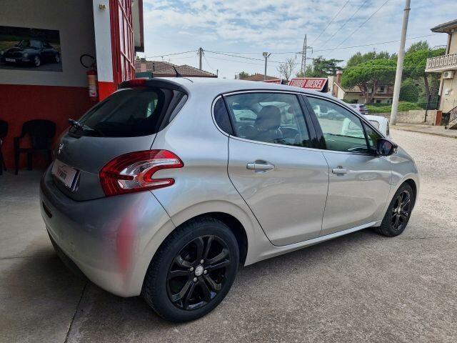 Peugeot 208 1.4 HDi 68 CV 5 porte X NEOPATENTATI