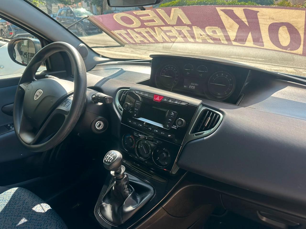 Lancia Ypsilon 1.0 FireFly 5 porte S&S Hybrid Alberta Ferretti