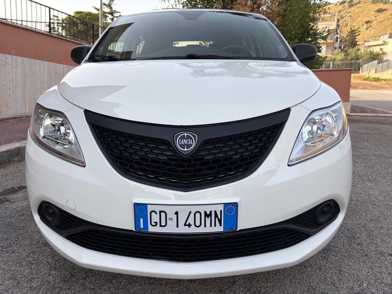Lancia Ypsilon 1.0 FireFly benz ideale per neopate