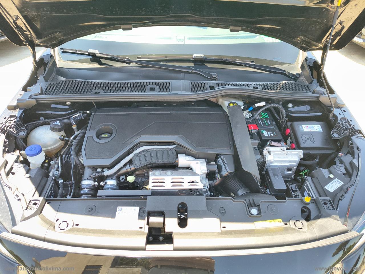 PEUGEOT 208 Hybrid 136 e-DCS6 GT