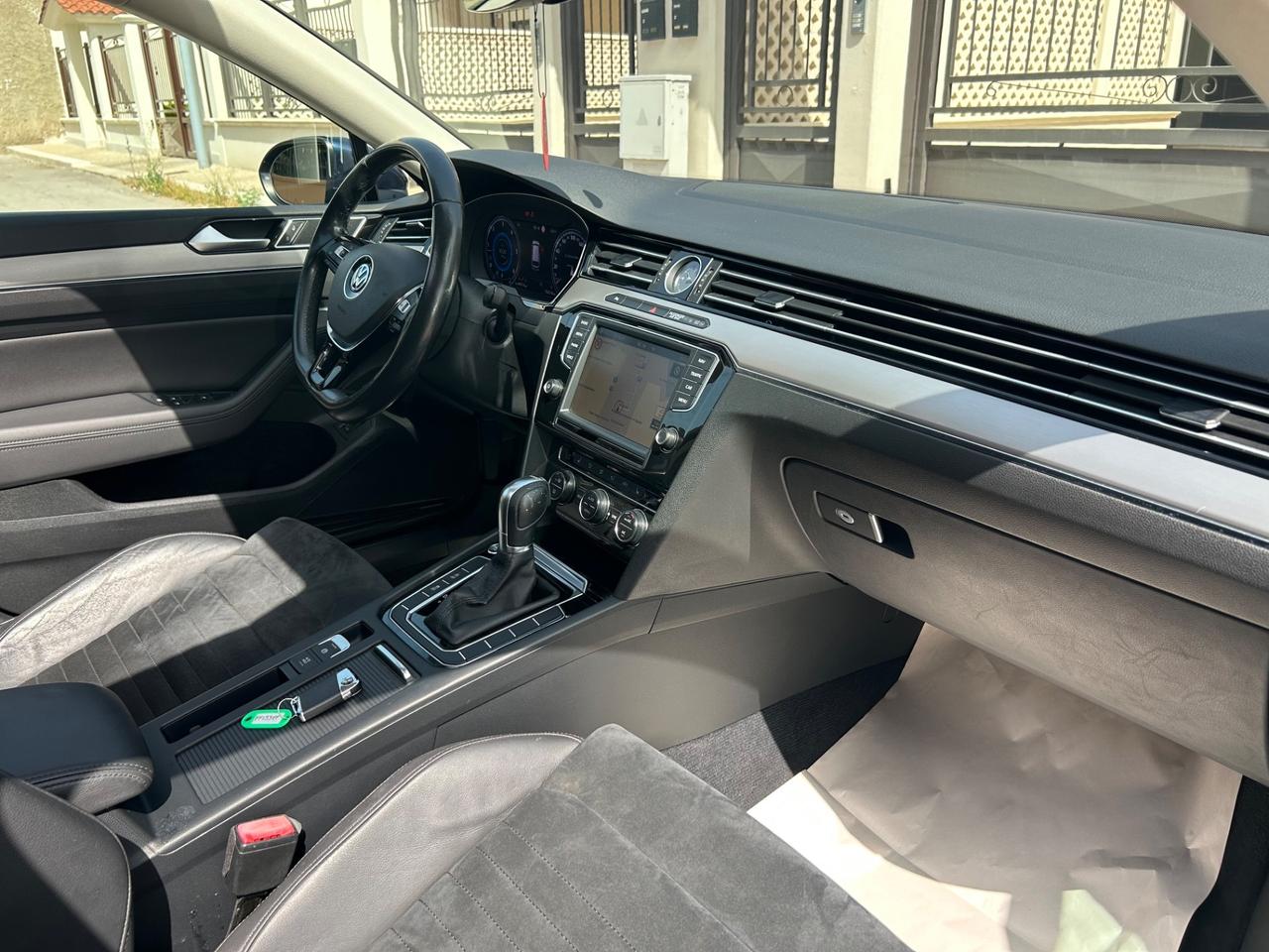 Volkswagen Passat Variant 2.0 TDI 190 CV DSG Highline BlueMotion Tech.