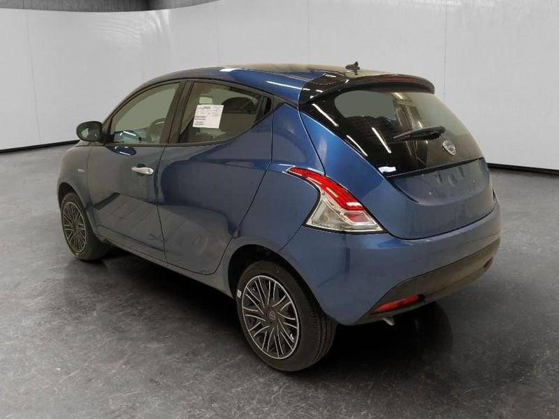 Lancia Ypsilon 1.0 firefly hybrid Platino s&s 70cv