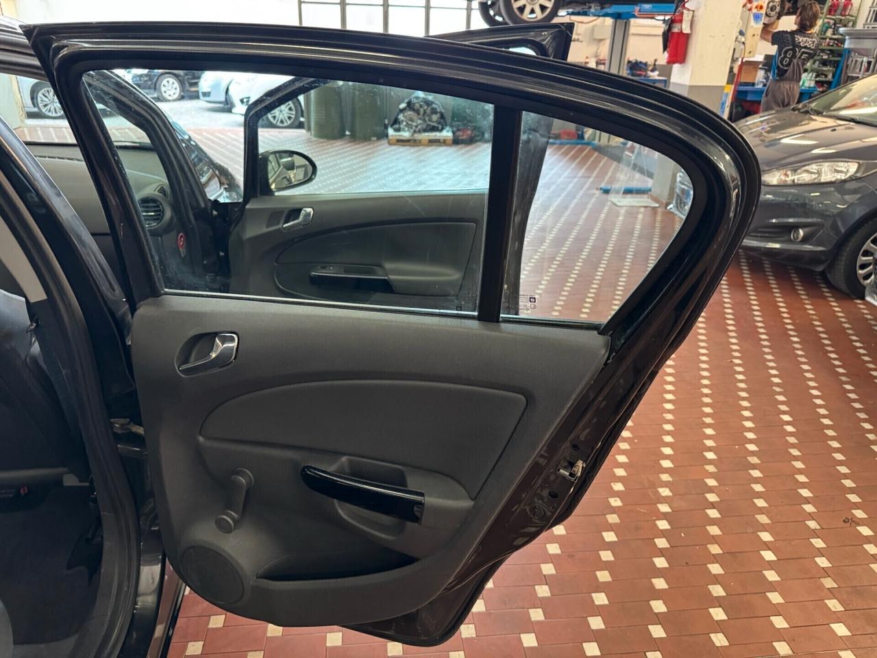 Opel Corsa 1.2 85CV 5 porte GPL-TECH Elective - BOMBOLE 2032