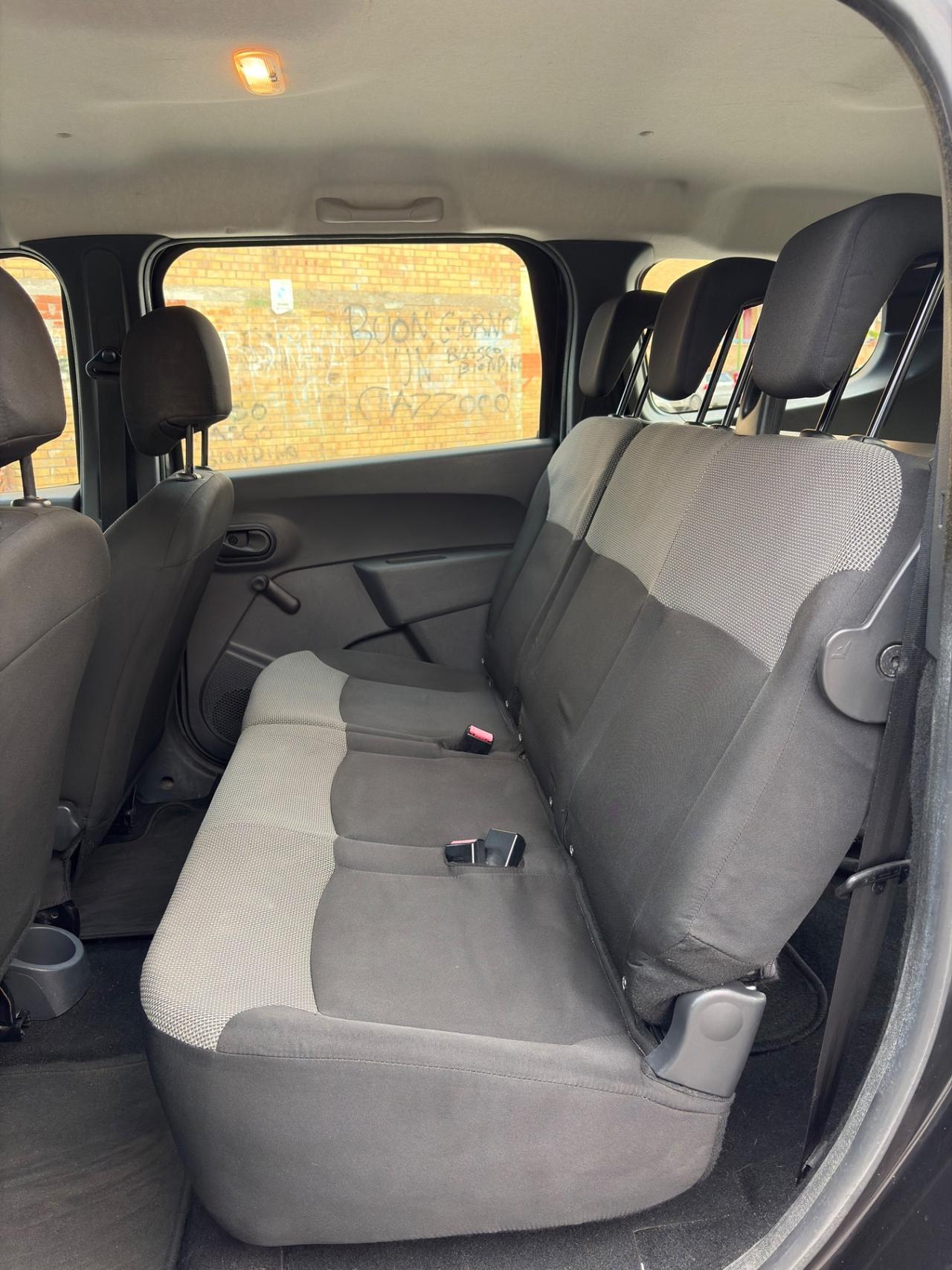 Dacia Lodgy 1.6 GPL 100CV con navigatore