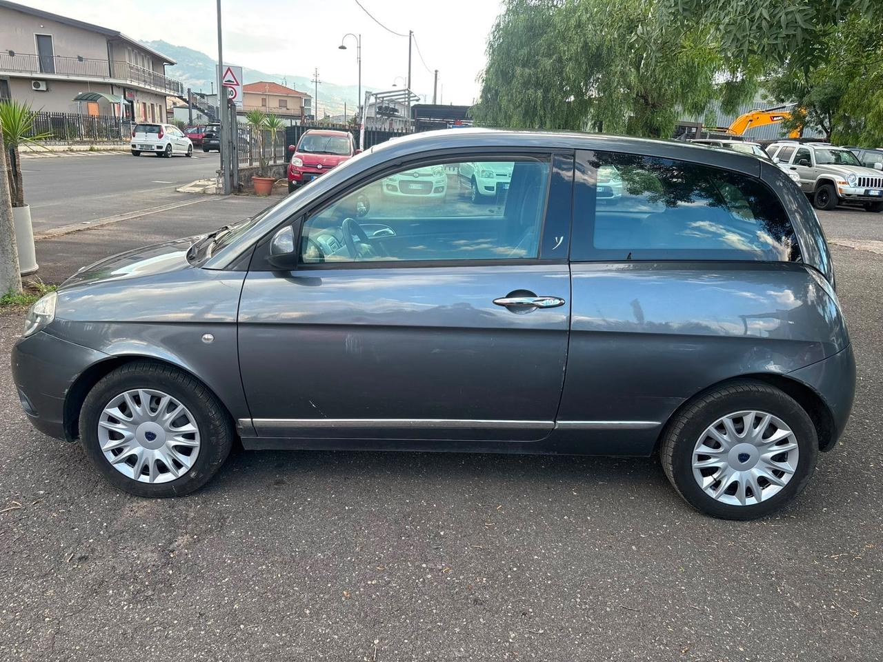Lancia Ypsilon 1.3 MJT 75 CV Argento