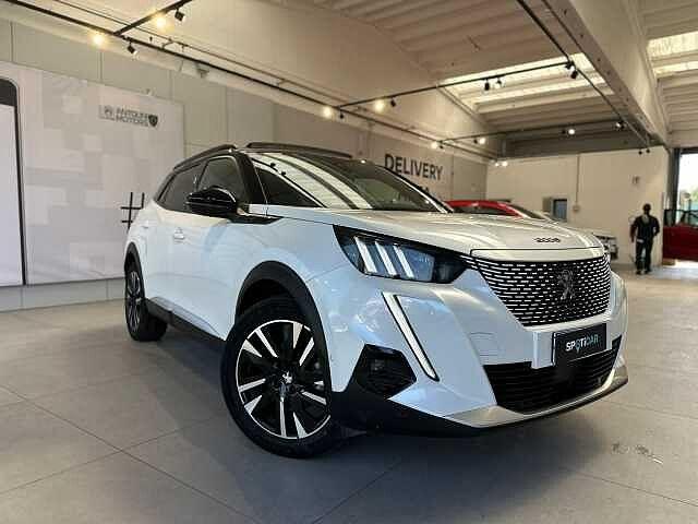 Peugeot 2008 motore elettrico 136 CV GT Pack