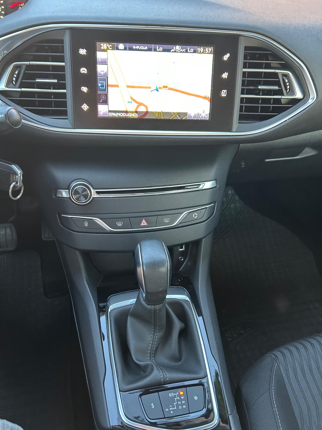 Peugeot 308 sw 1.6 diesel 120 cv 2017 navigatore