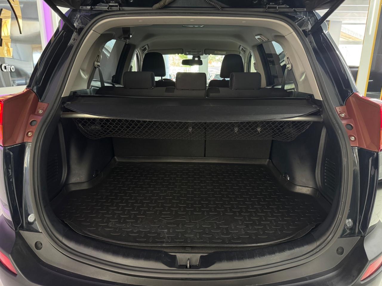 Toyota RAV4 2.0 D-4D 2WD Full Optional