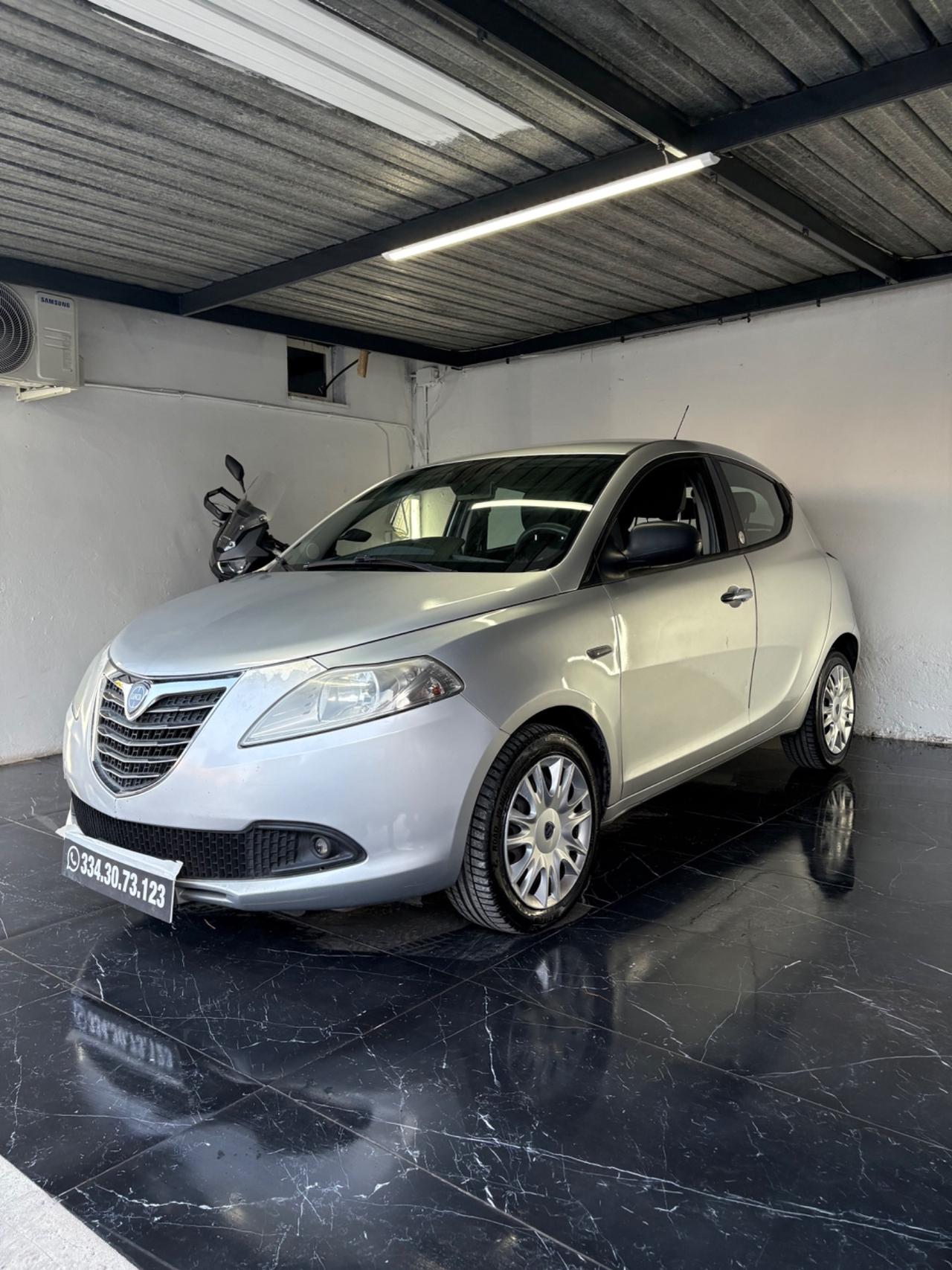 Lancia Ypsilon 1.2 69 CV 5 porte GPL Ecochic Silver