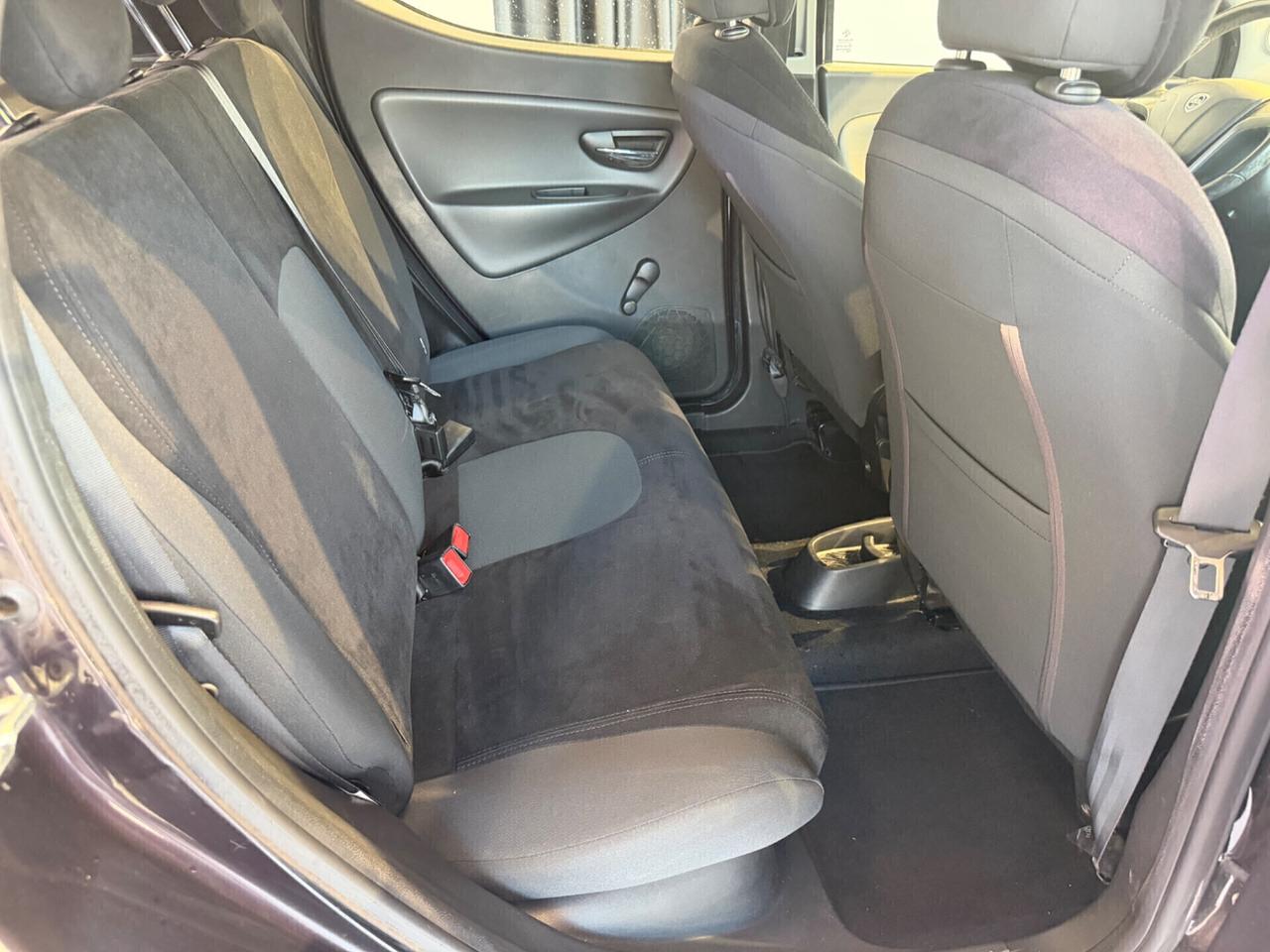 Lancia Ypsilon 1.2 69 CV 5 porte S&S Platinum