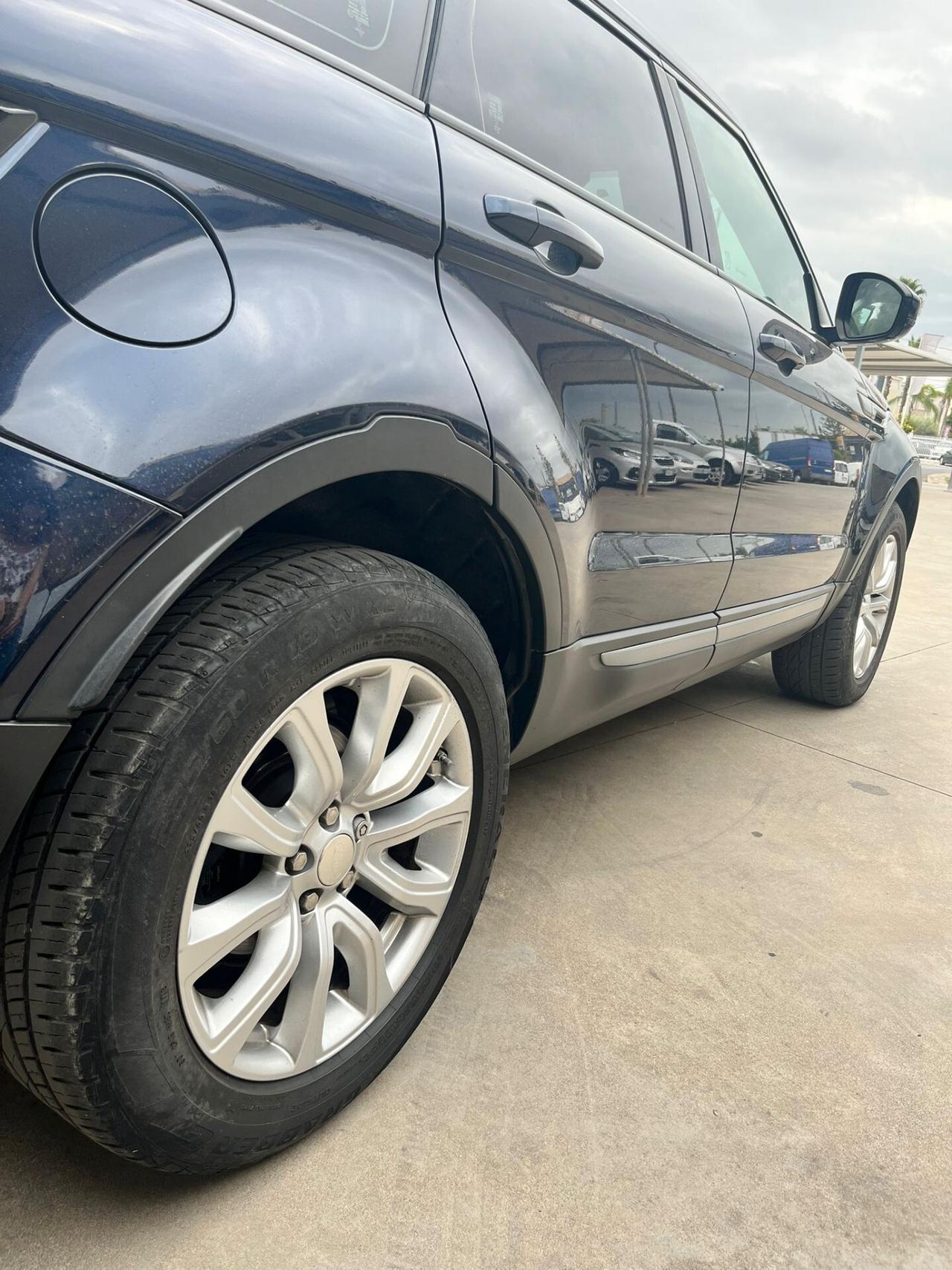 Land Rover Range Evoque 2.2 TD4 5p. British Edition Dynamic