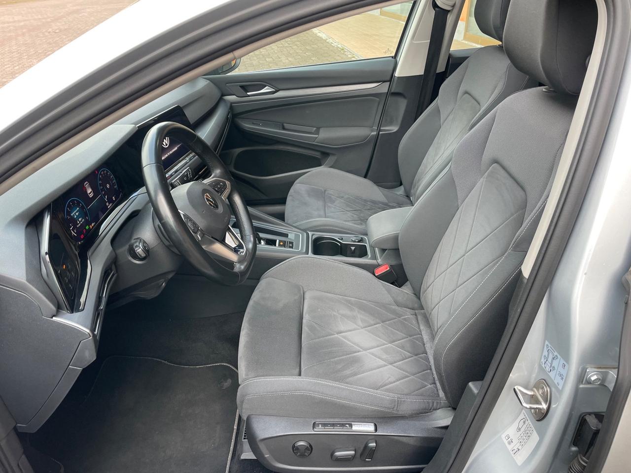 Volkswagen Golf 1.5 eTSI 150 CV DSG Style Tetto Led Post.
