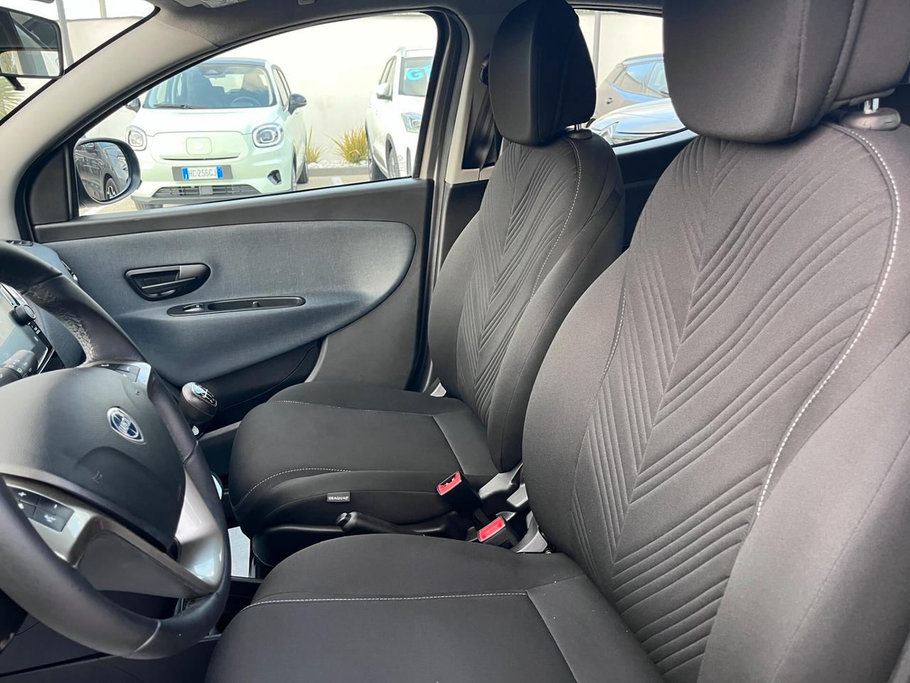 Lancia Ypsilon 1.0 FireFly 5 porte S&S Hybrid Gold