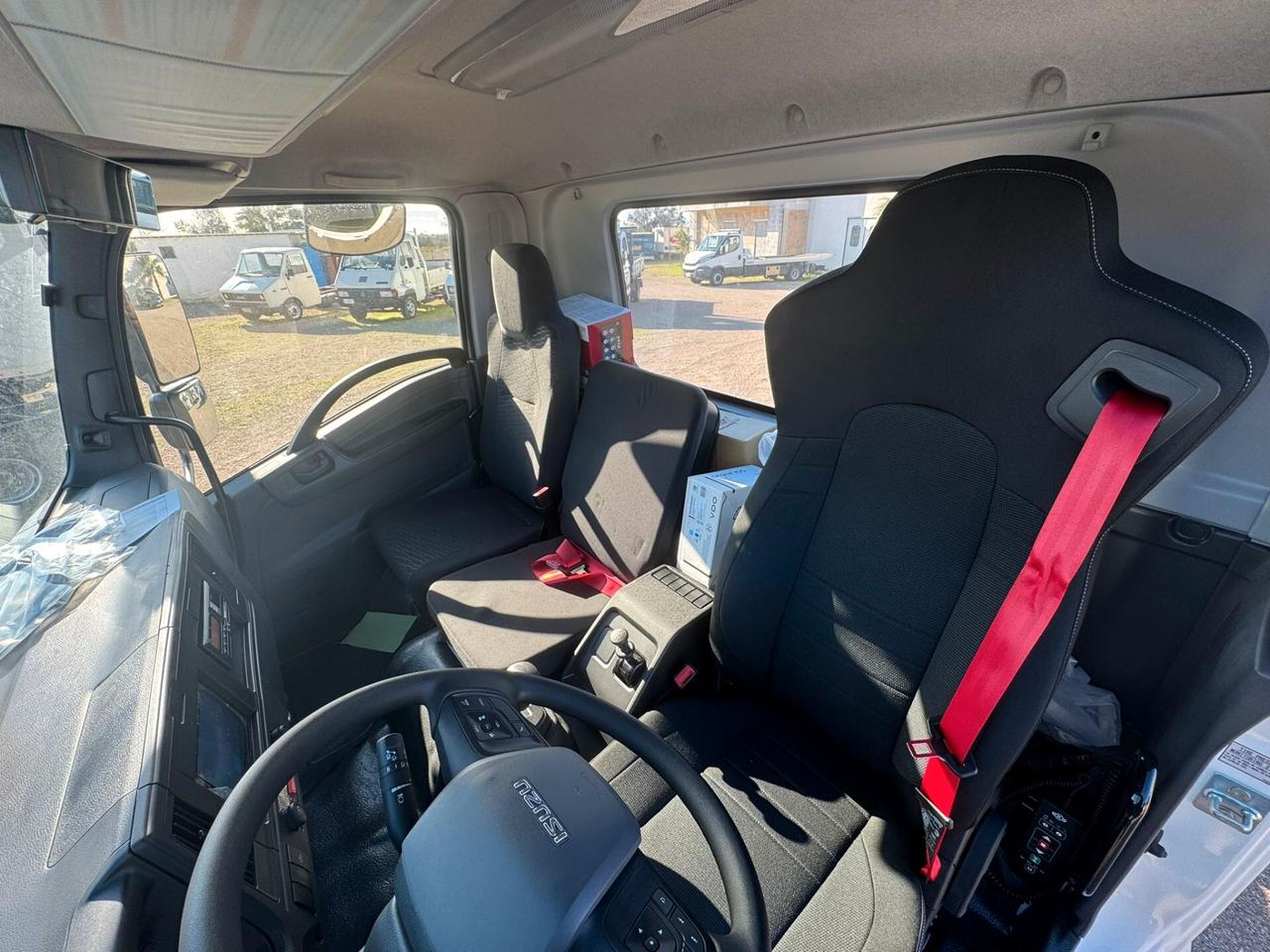 Isuzu F14 5.2 240cv Passo Q a Telaio Nuovo da Immatricolare