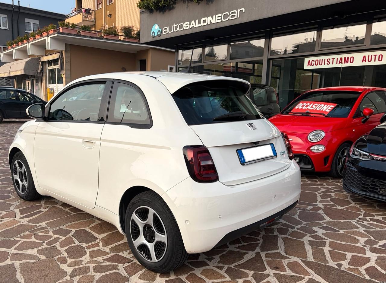 Fiat 500 500e Berlina 43 kWh Icon