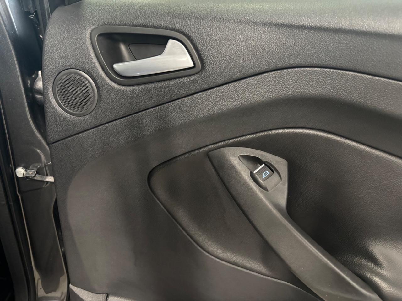 Ford Kuga 1.5 TDCI AUTOMATICA Powershift Titanium