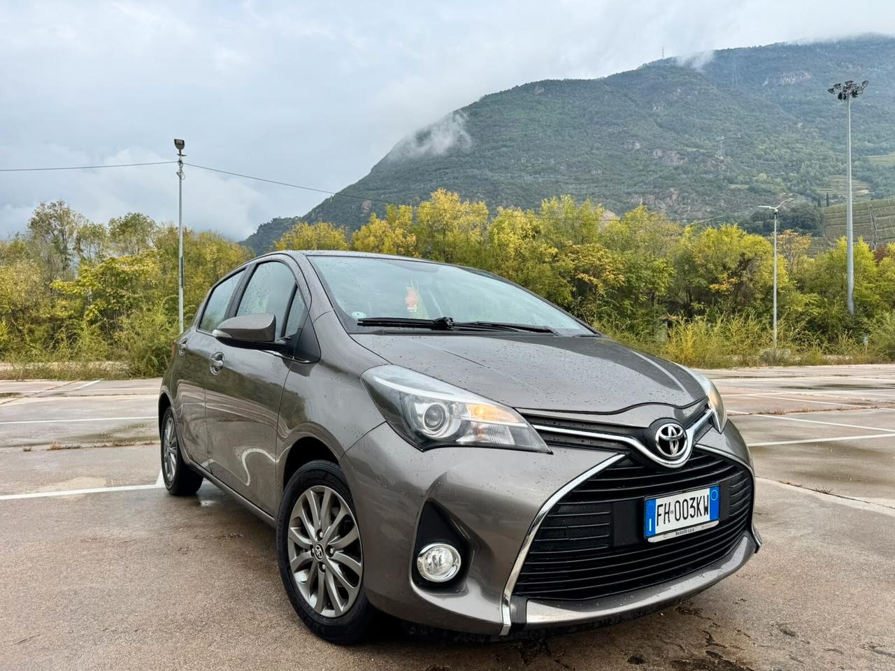 Toyota Yaris 1.0 5 porte