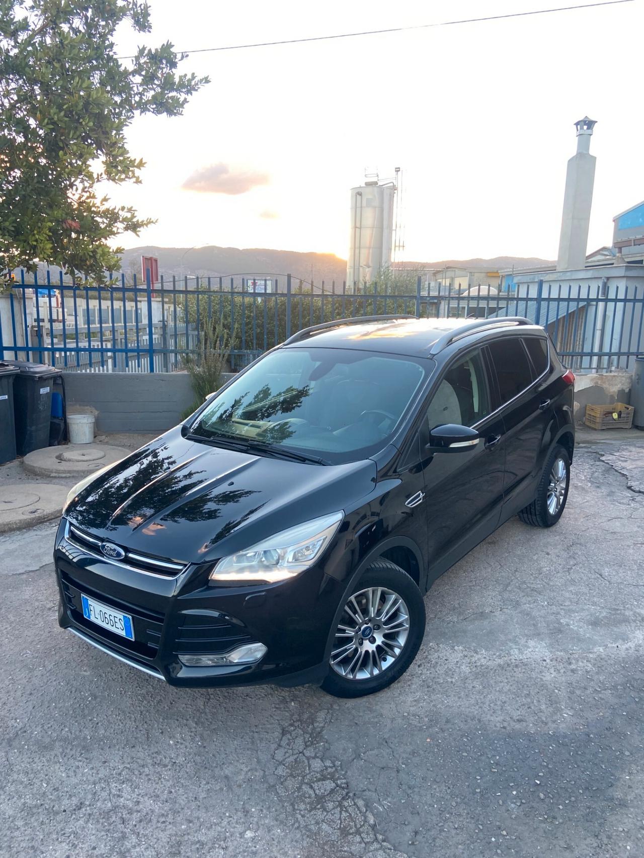 Ford Kuga 2.0 TDCI 4WD Titanium CAMBIO AUTOMATICO NUOVO
