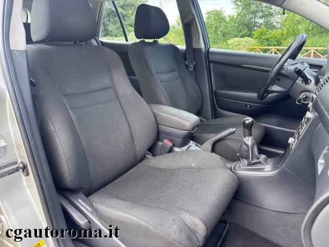 TOYOTA Avensis 2.0 D-4D 16V Station Wagon
