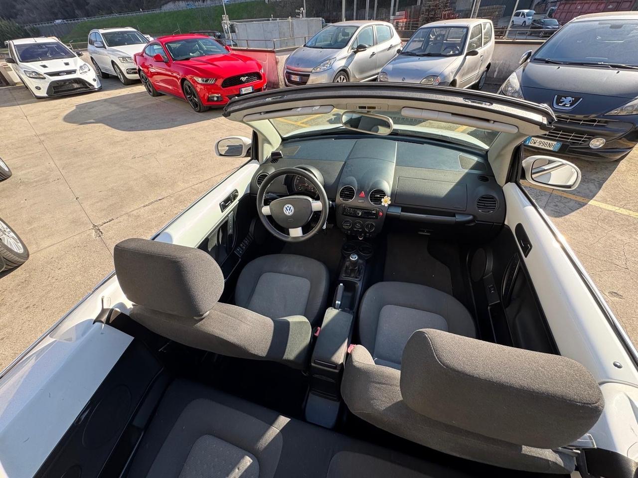 Volkswagen New Beetle 1.4 Cabrio