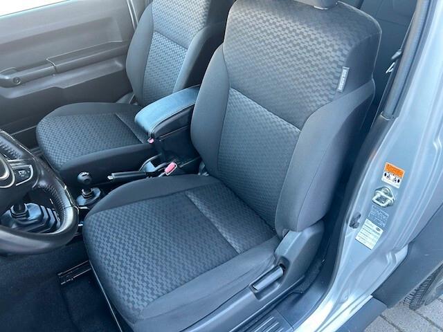 Suzuki Jimny 1.5 5MT Top