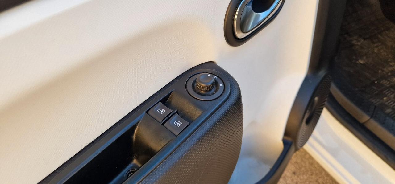 Renault Twingo SCe EDC Intens