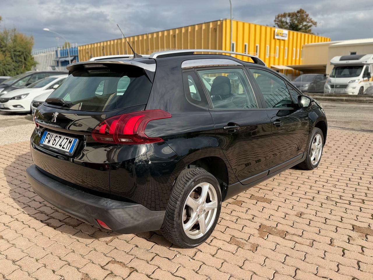 Peugeot 2008 BlueHDi 100 S&S Black Matt