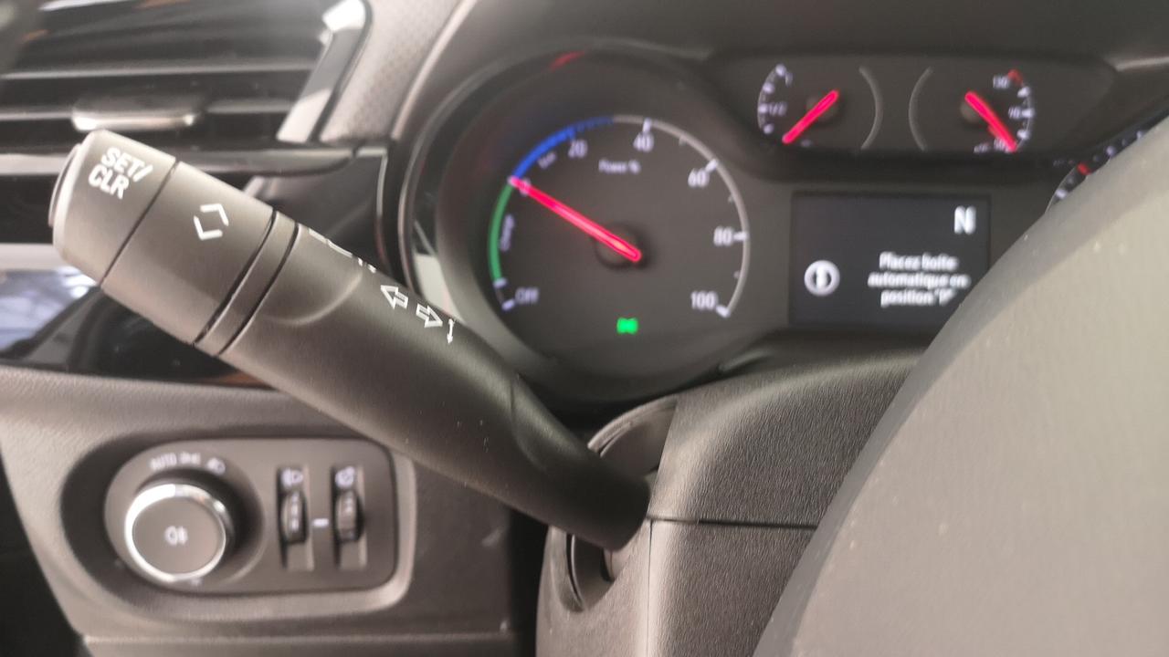 OPEL Nuova Corsa Edition Hybrid 110CV DTC6