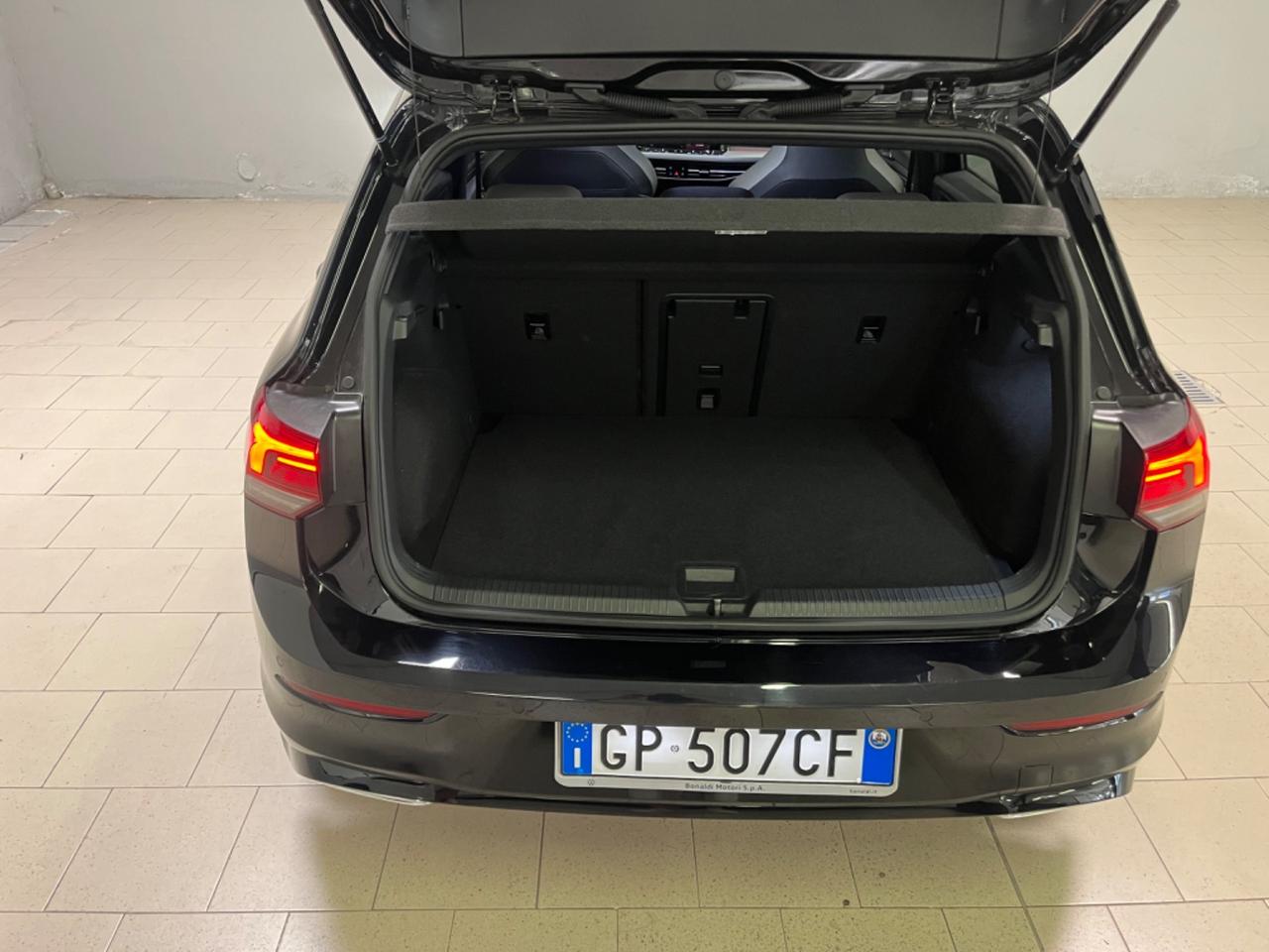 Volkswagen Golf 1.5 eTSI 150 CV EVO ACT DSG R-Line