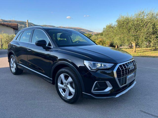 AUDI Q3 35 TDI Business Advanced